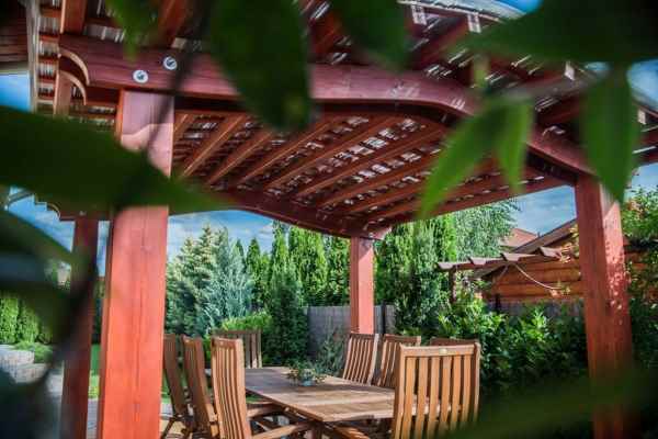 Időtálló fa pergola tetőink